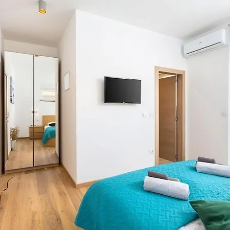 Luna & Pia Comfortable *