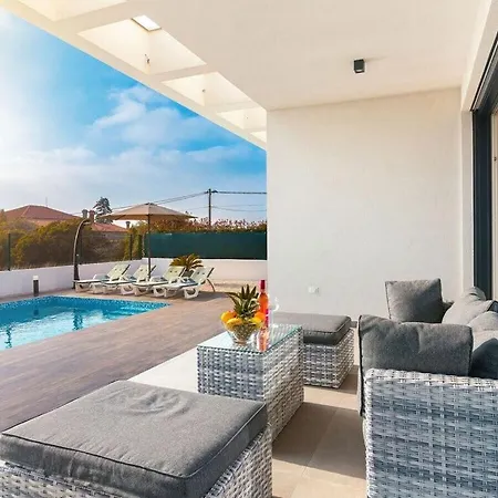 Luna & Pia Comfortable Villa Pola