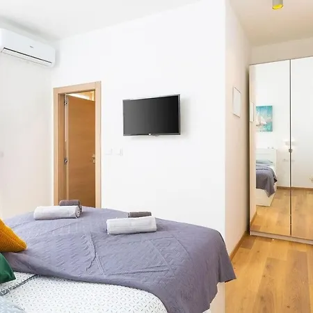 Luna & Pia Comfortable