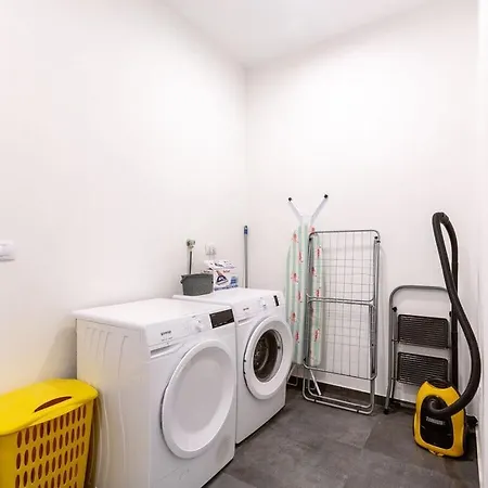 Luna & Pia Comfortable