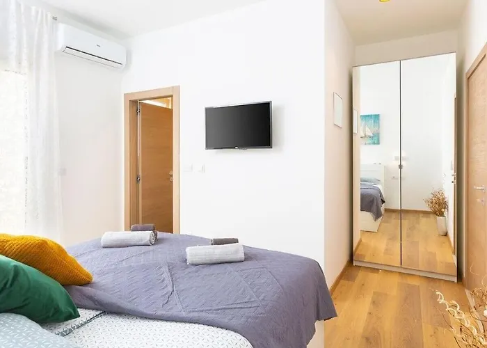 Luna & Pia Comfortable